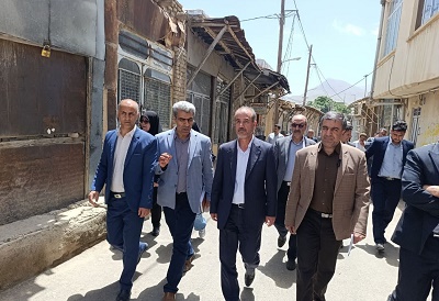 تامین قیر رایگان برای بهسازی معابر محلات هدف بازآفرینی شهری سنقر / رفع نقاط پرحادثه در مسیر کرمانشاه - سنقر